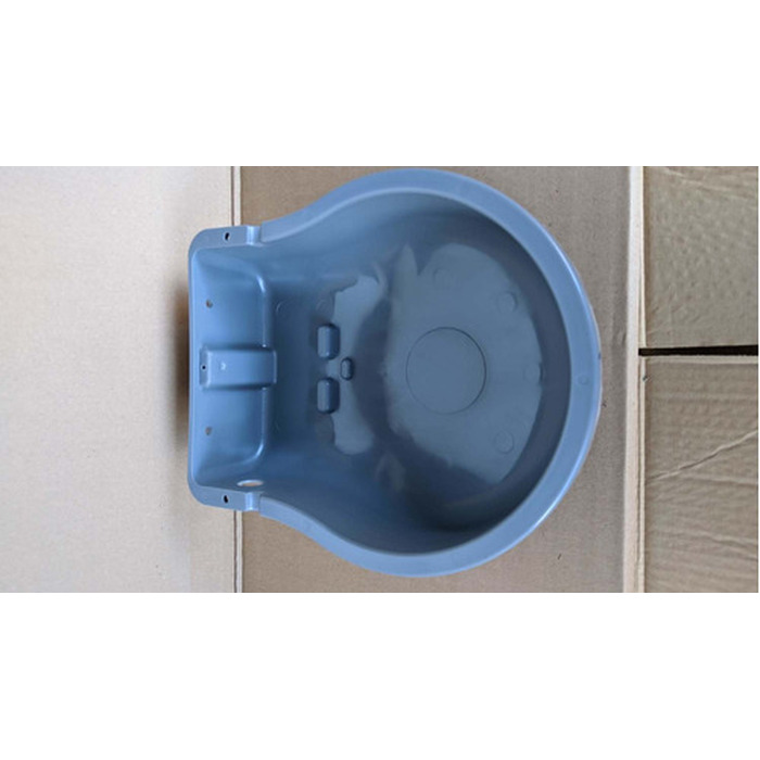 Comedouro Bovino Ou Suino 4 Lts Com Furação Para Parede